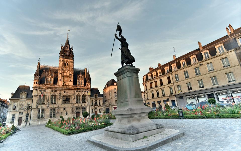 « l'hôtel de ville » de Compiègne